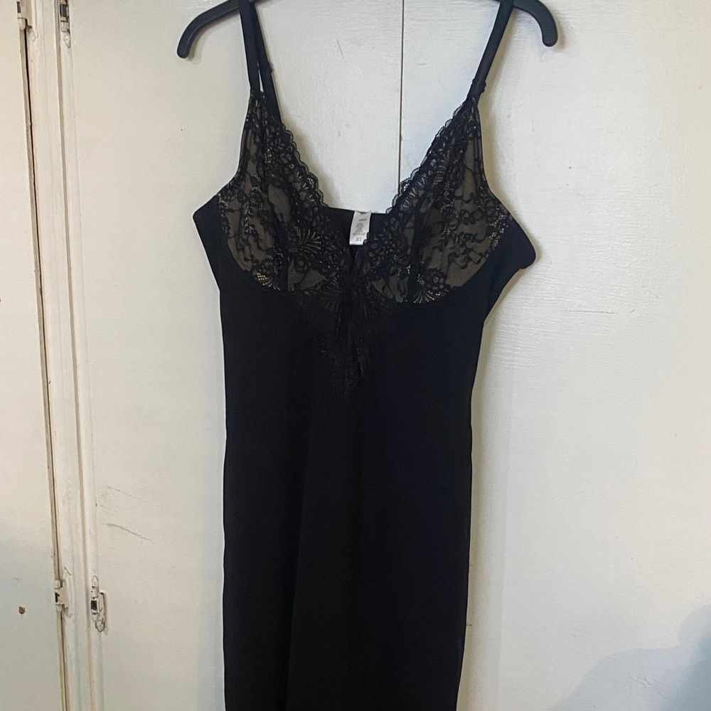Chic Black Lace Chemise
